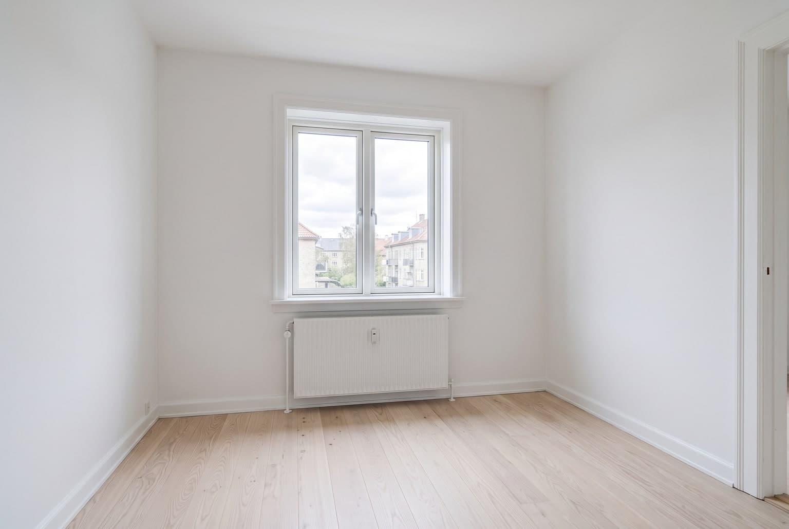 Empty bedroom before virtual staging