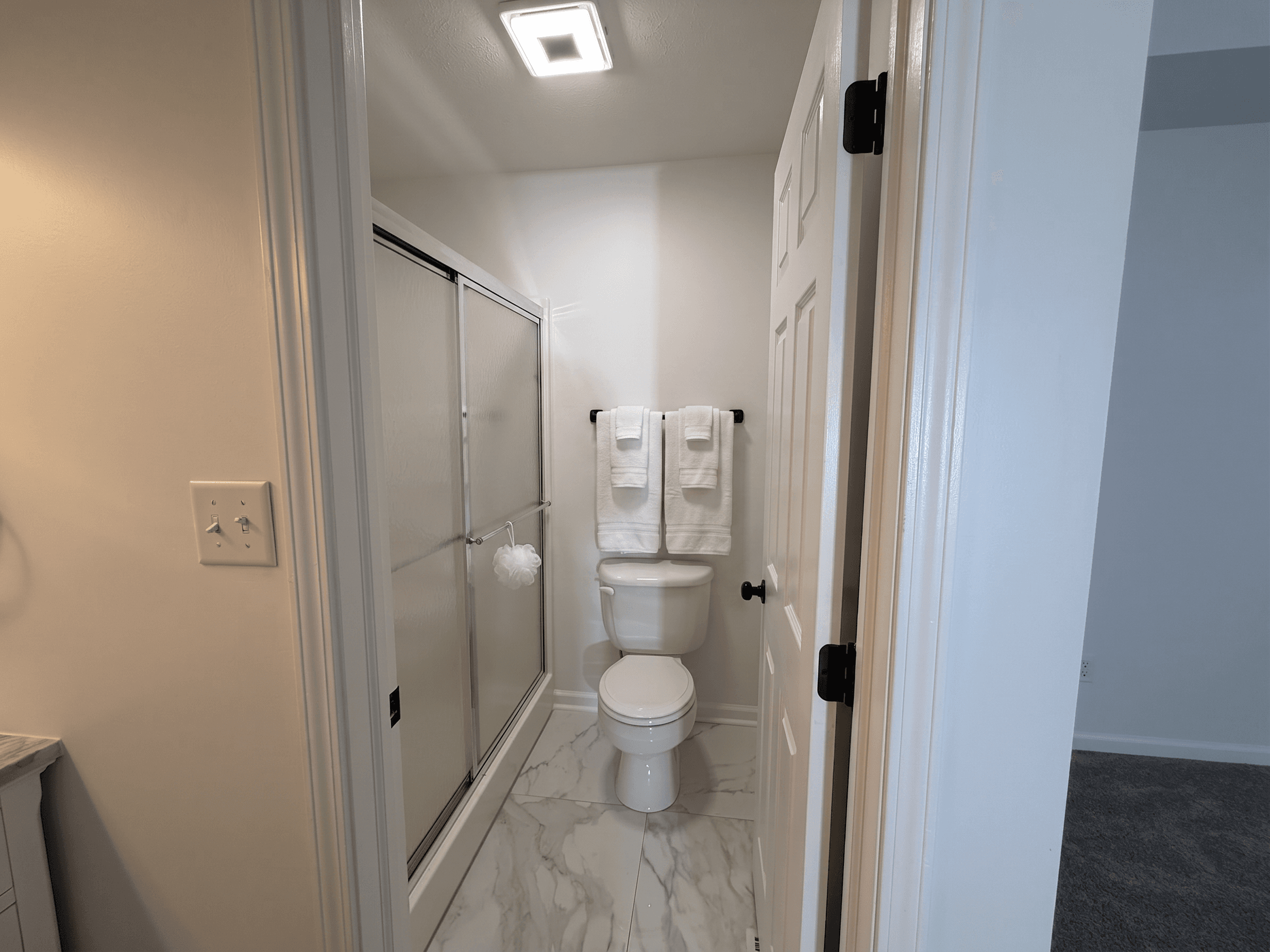 Bathroom virtually staged in Modern style with StageHQ AI virtual staging